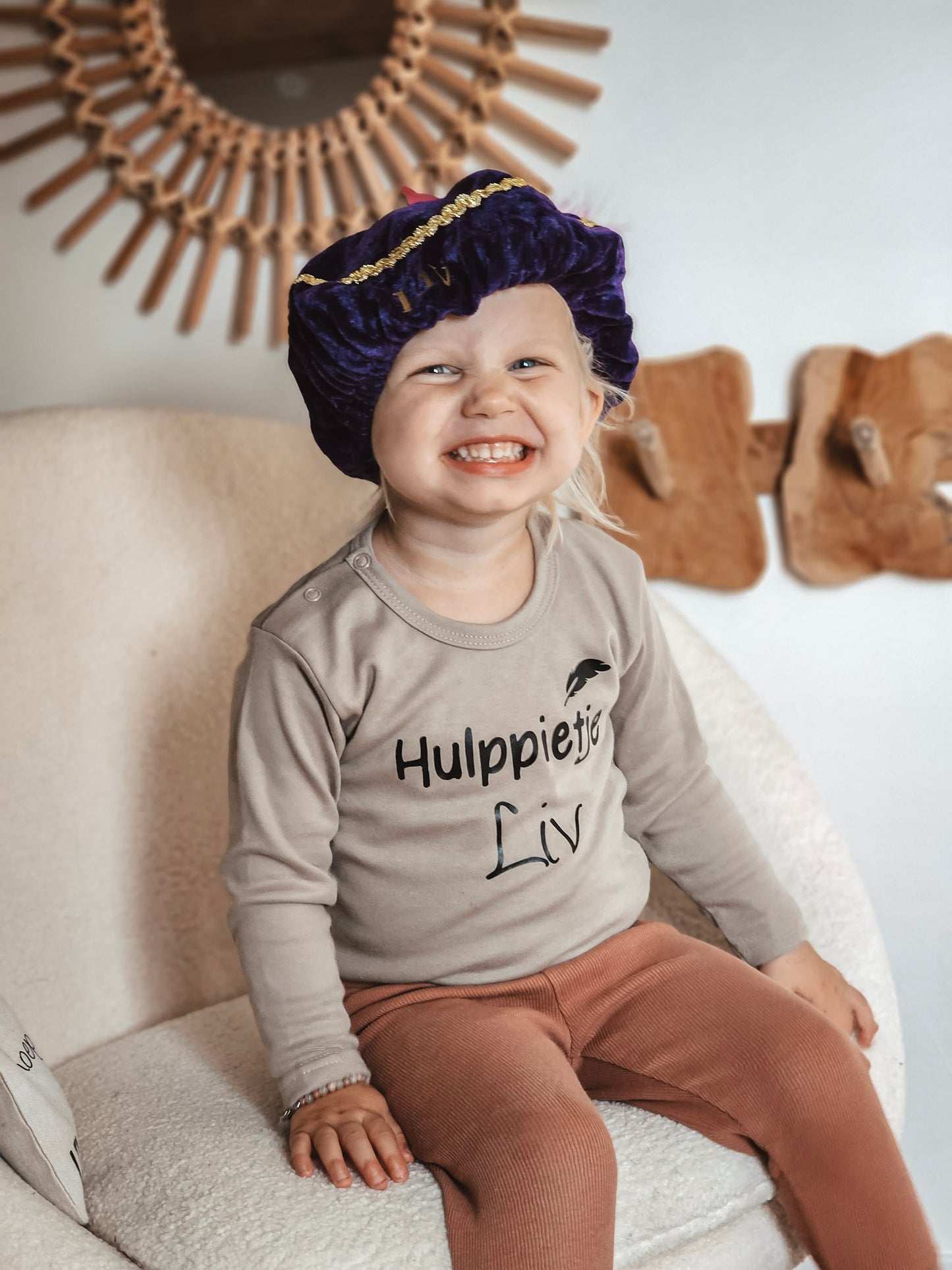 Hulppietje shirt met naam beige