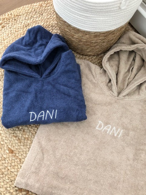 Badponcho blauw en zand kleur