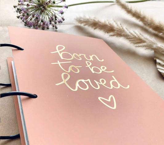 bewaarbundel geboortekaartjes born to be loved goudfolie 
