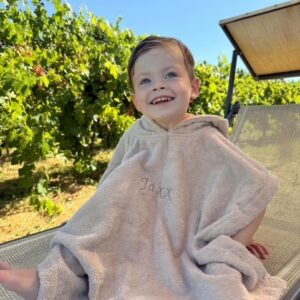 badponcho met naam beige